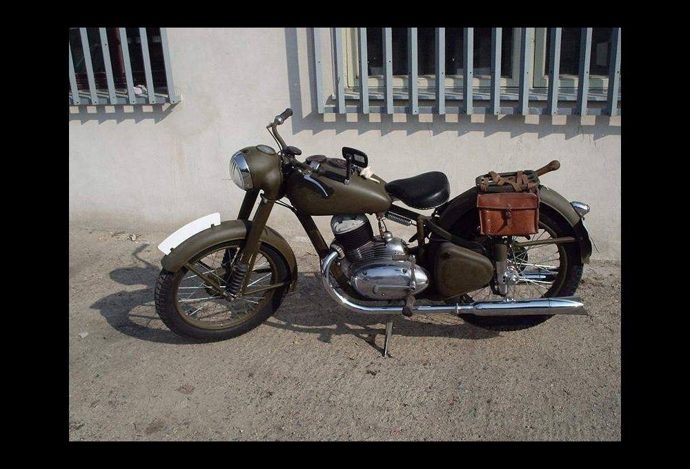 JAWA 250 - PÉRAK